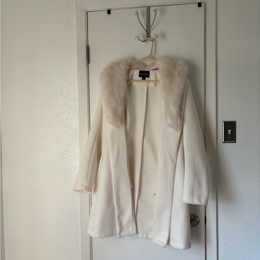 Elegant Cream Coat with Faux Fur Collar